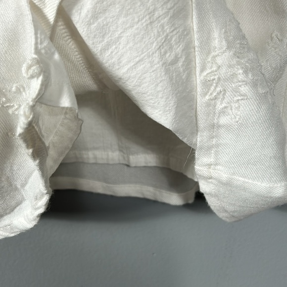 Gianni Bini White Rustic Cottage Embroidered White Dress with cloth buttons Sz M - Picture 16 of 17